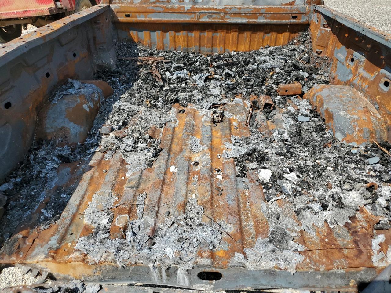 2020 GMC Sierra VIN 1GT49REY2LF268267 Copart auction photo, burn damage thumbnail 10