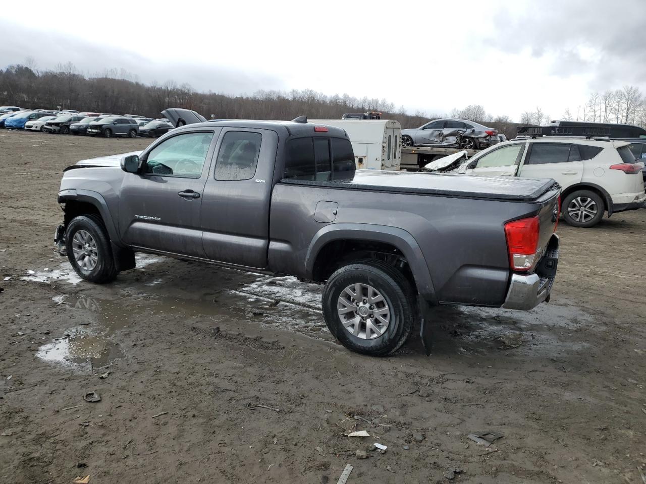 2017 Toyota Tacoma VIN 5TFSX5EN5HX056573 Copart auction photo, front end damage thumbnail 2