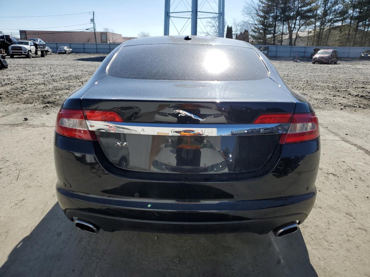 2010 Jaguar XF VIN SAJWA0GB9ALR77590 Copart auction photo, side / front end damage thumbnail 6