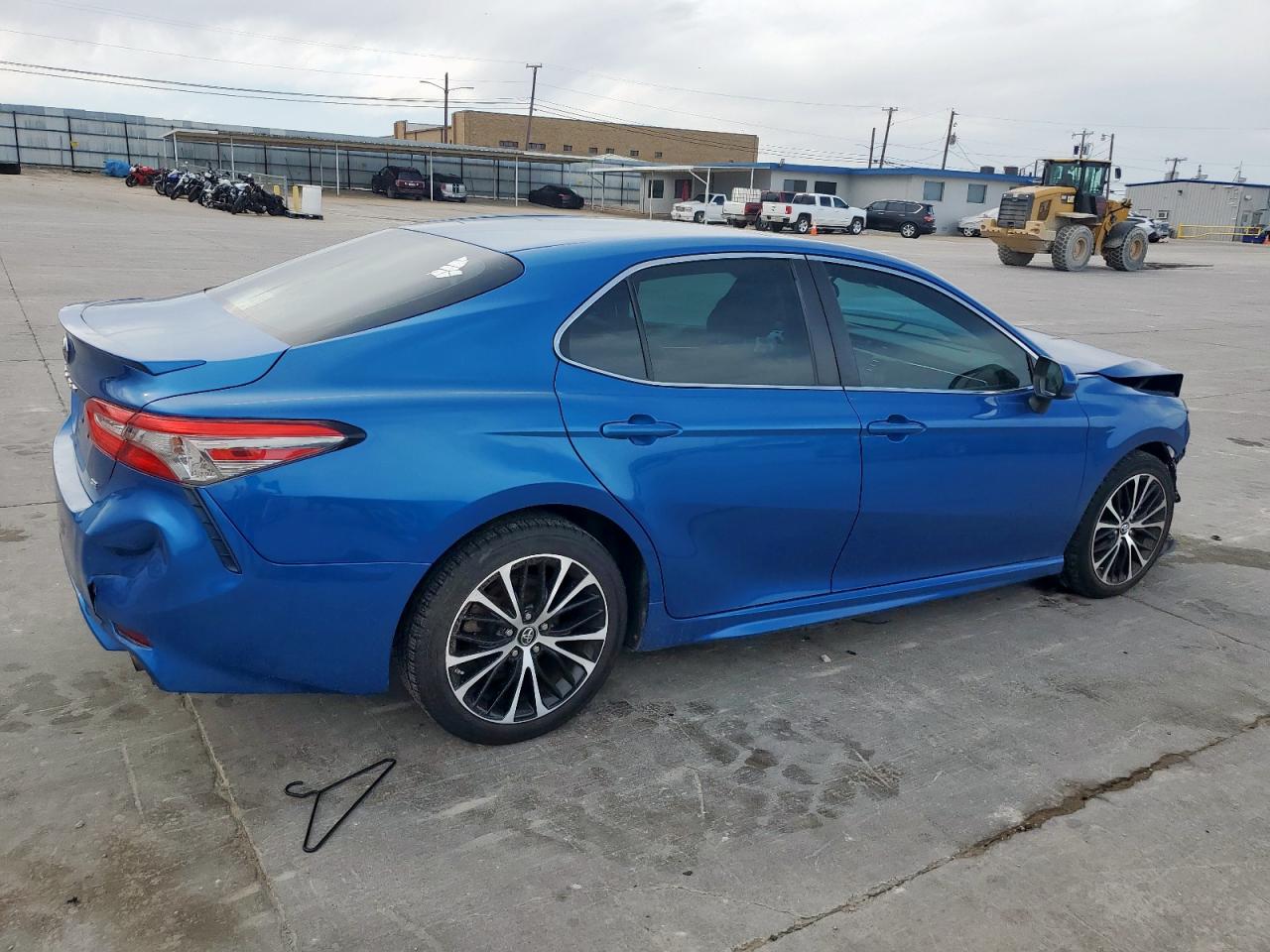 2018 Toyota Camry VIN 4T1B11HK6JU079892 Copart auction photo, front end / rear end damage thumbnail 3