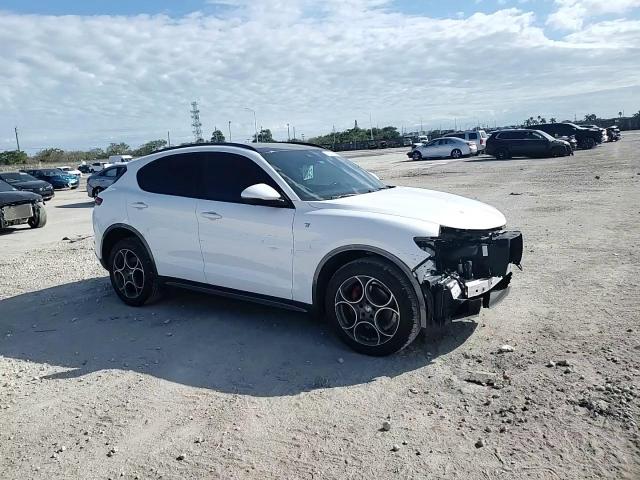 2022 Alfa Romeo Stelvio VIN ZASPAKBN7N7D42194 Copart auction photo, front end / minor dent/scratches damage thumbnail 12
