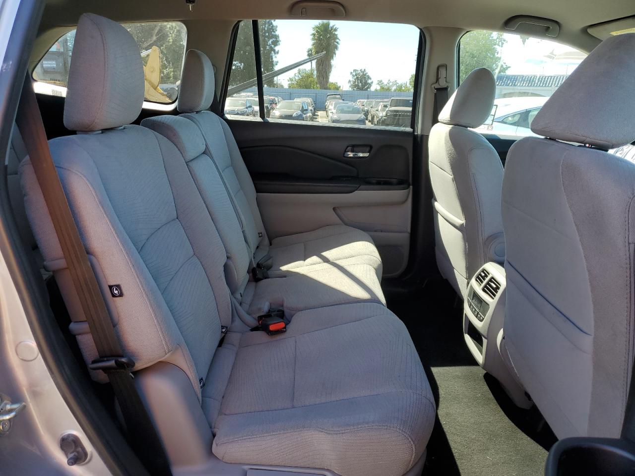 2018 Honda Pilot VIN 5FNYF5H42JB026446 Copart auction photo, minor dent/scratches damage thumbnail 11