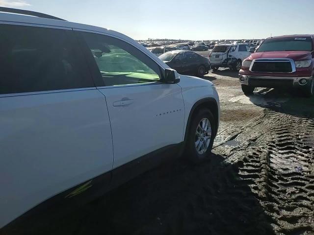 2019 Chevrolet Traverse VIN 1GNERGKW2KJ275007 Copart auction photo, water/flood / minor dent/scratches damage thumbnail 12