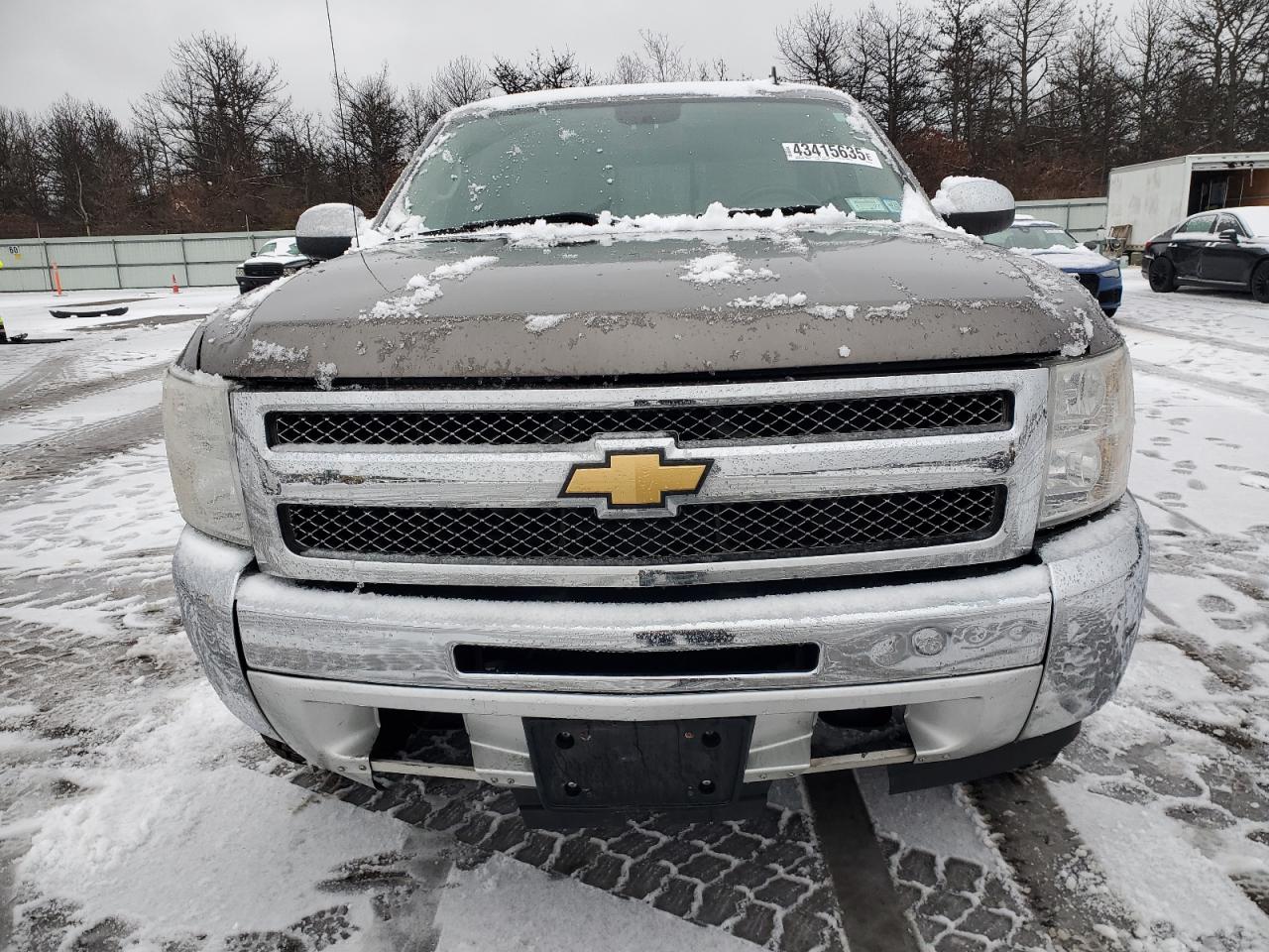 2012 Chevrolet Silverado VIN 3GCPKSE71CG310135 Copart auction photo, front end / minor dent/scratches damage thumbnail 5