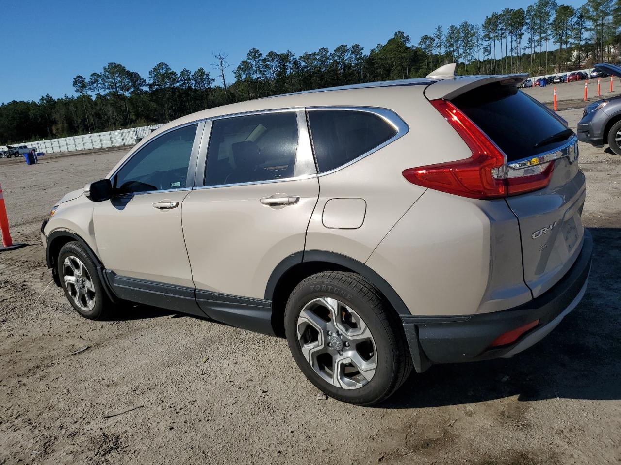 2018 Honda CR-V VIN 2HKRW2H81JH680524 Copart auction photo, front end damage thumbnail 2