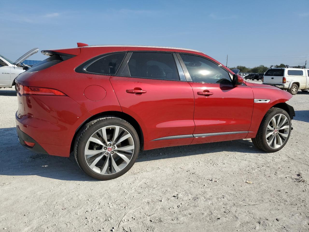 2018 Jaguar F-Pace VIN SADCL2GX9JA285655 Copart auction photo, front end damage thumbnail 3