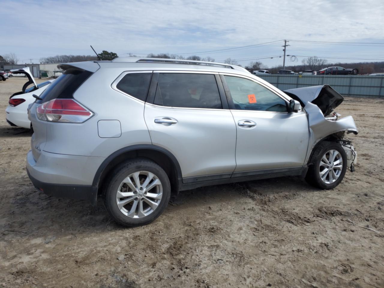 2016 Nissan Rogue VIN 5N1AT2MV3GC825452 Copart auction photo, front end / minor dent/scratches damage thumbnail 3