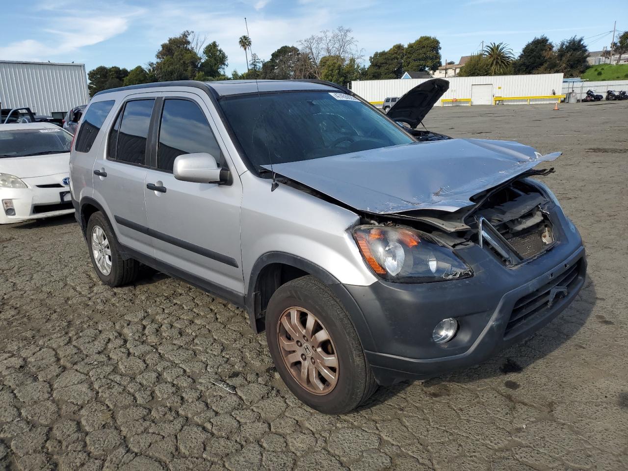 2005 Honda CR-V VIN JHLRD788X5C010350 Copart auction photo, front end / mechanical damage thumbnail 4
