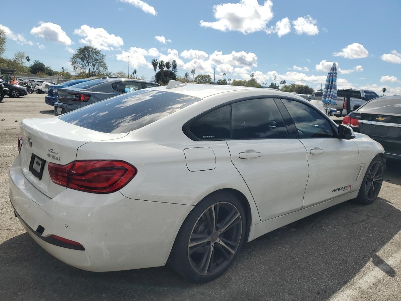 2018 BMW 4er VIN WBA4J1C5XJBM10559 Copart auction photo, front end damage thumbnail 3