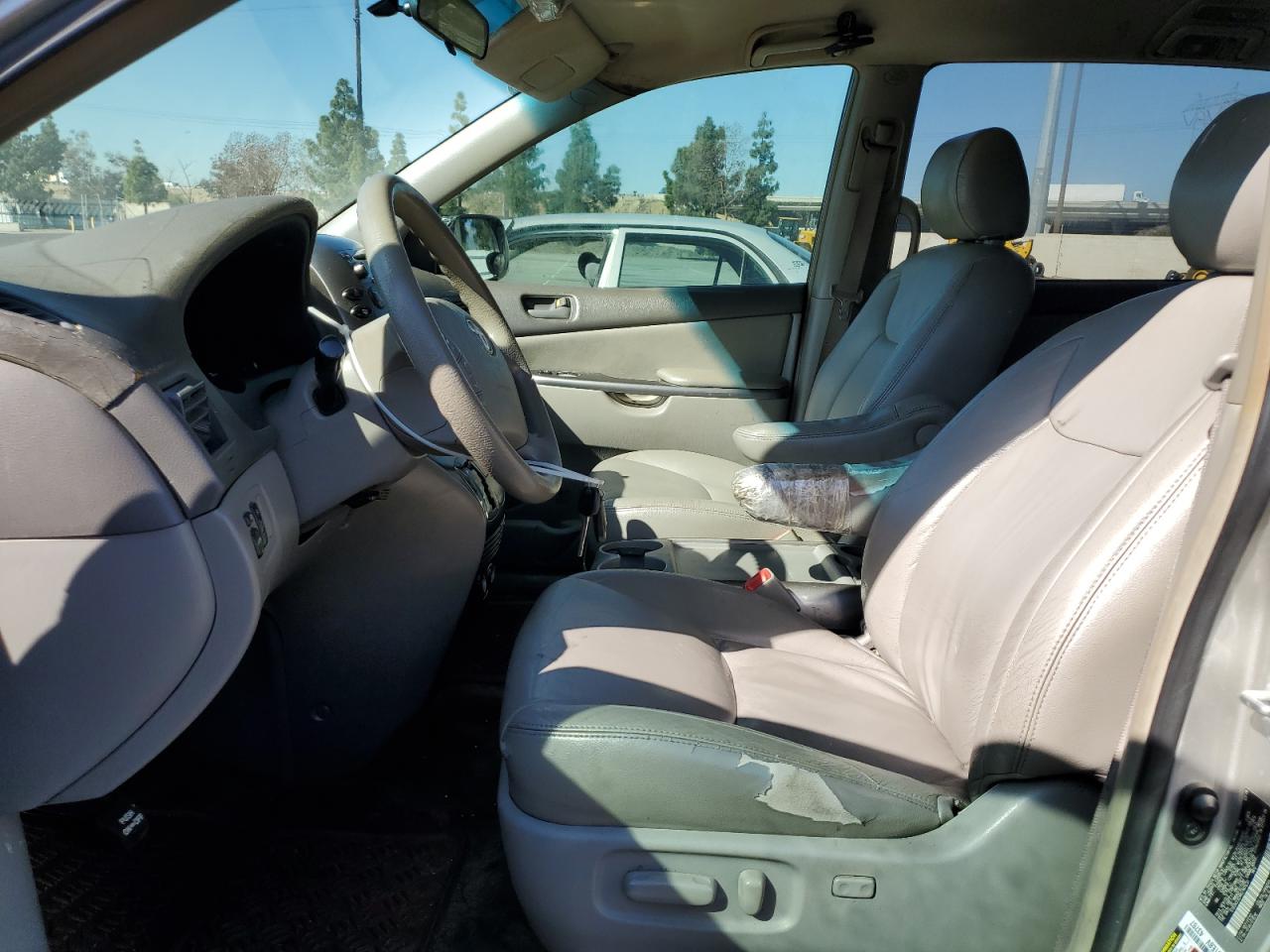2008 Toyota Sienna VIN 5TDZK23C98S187637 Copart auction photo, side / minor dent/scratches damage thumbnail 7