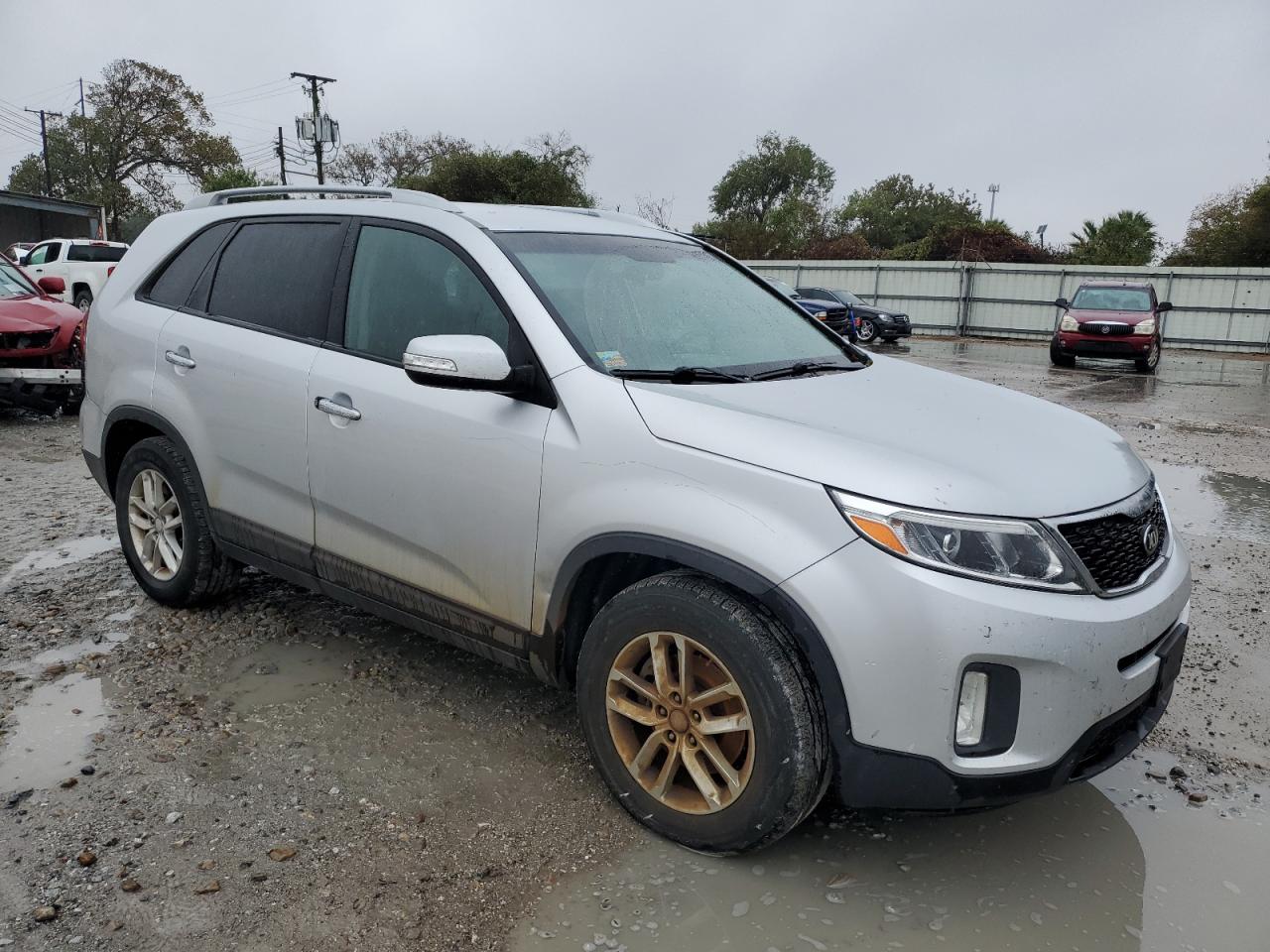 2015 KIA Sorento VIN 5XYKT3A6XFG571714 Copart auction photo, rear end damage thumbnail 4