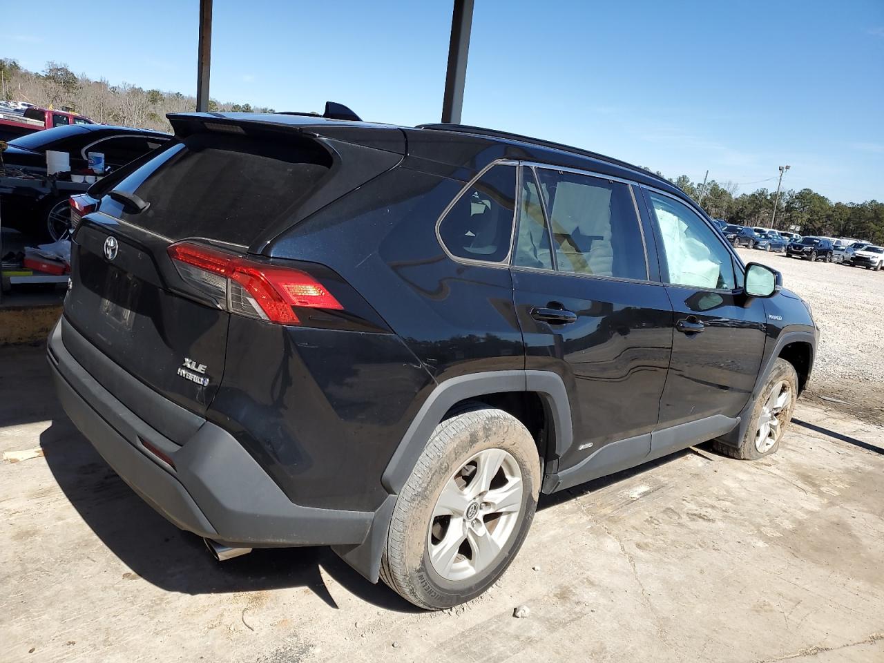 2021 Toyota RAV 4 VIN 4T3R6RFV8MU025730 Copart auction photo, front end damage thumbnail 3