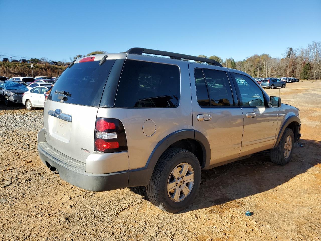 2007 Ford Explorer VIN 1FMEU73E07UB70612 Copart auction photo, front end / minor dent/scratches damage thumbnail 3