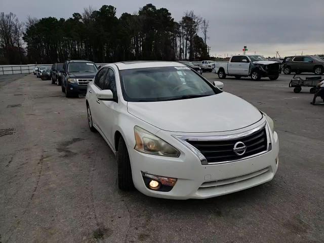 2013 Nissan Altima VIN 1N4AL3AP6DC157129 Copart auction photo, side / front end damage thumbnail 10