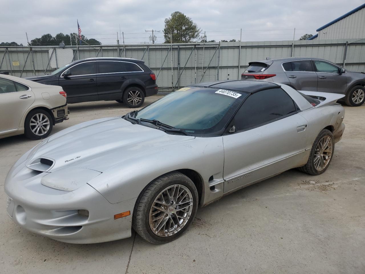 1998 Pontiac Firebird VIN 2G2FV22G6W2204704 - Copart auction photo