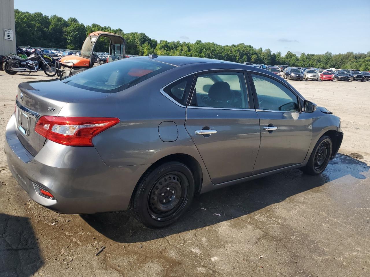 2017 Nissan Sentra VIN 3N1AB7AP0HL704557 Copart auction photo, front end damage thumbnail 3