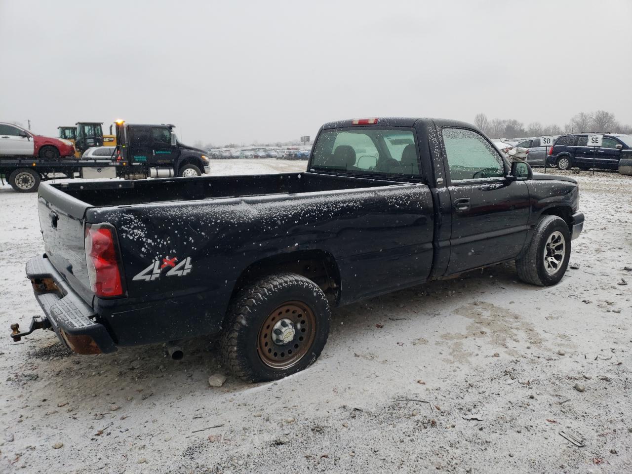 2005 Chevrolet Silverado VIN 1GCEK14VX5E264865 Copart auction photo, side / rear end damage thumbnail 3