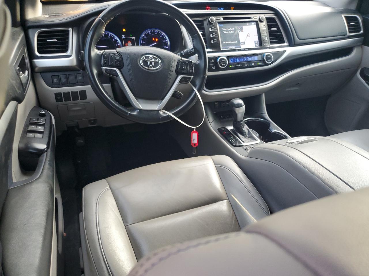 2019 Toyota Highlander VIN 5TDKZRFH0KS553912 Copart auction photo, front end damage thumbnail 8