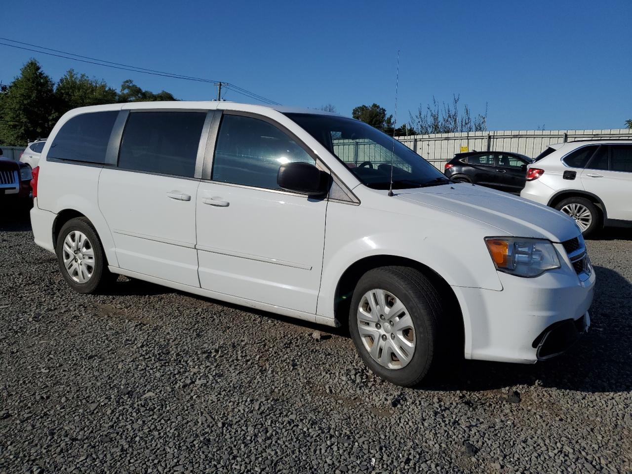 2016 Dodge Caravan VIN 2C4RDGBG5GR117362 Copart auction photo, water/flood damage thumbnail 4