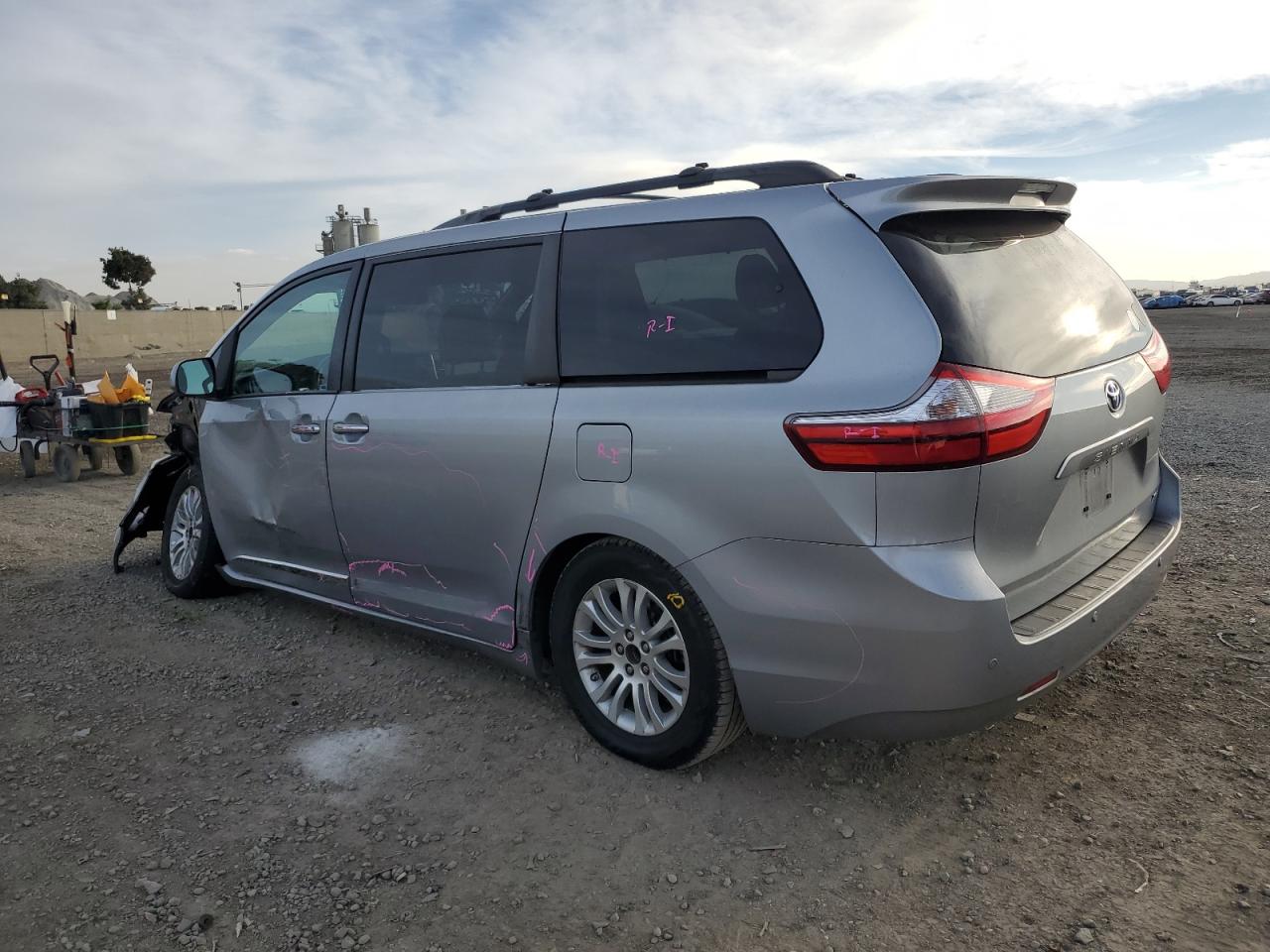 2015 Toyota Sienna VIN 5TDYK3DC6FS654073 Copart auction photo, all over damage thumbnail 2