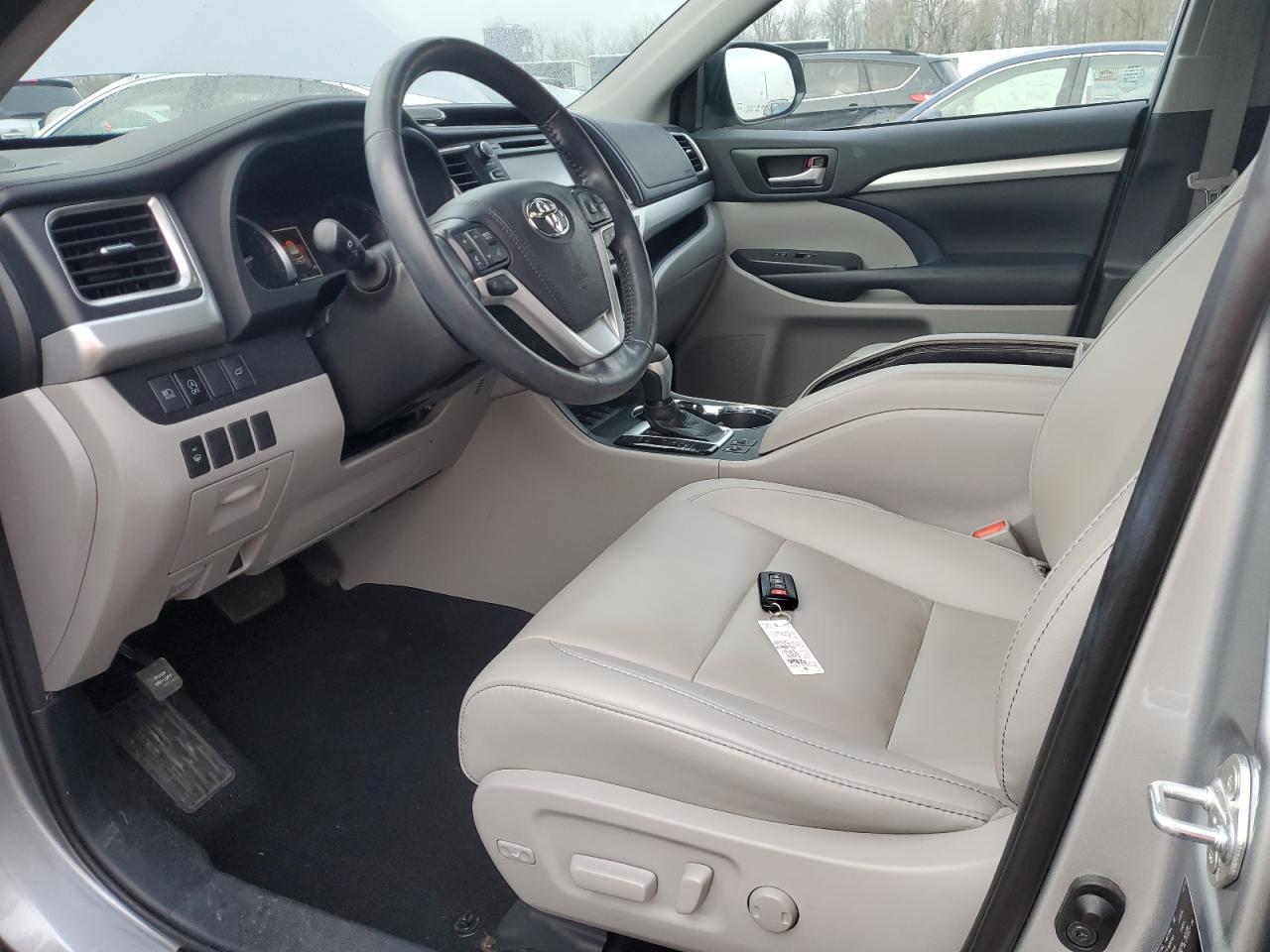 2019 Toyota Highlander VIN 5TDJZRFH8KS626200 Copart auction photo, front end / rear end damage thumbnail 7