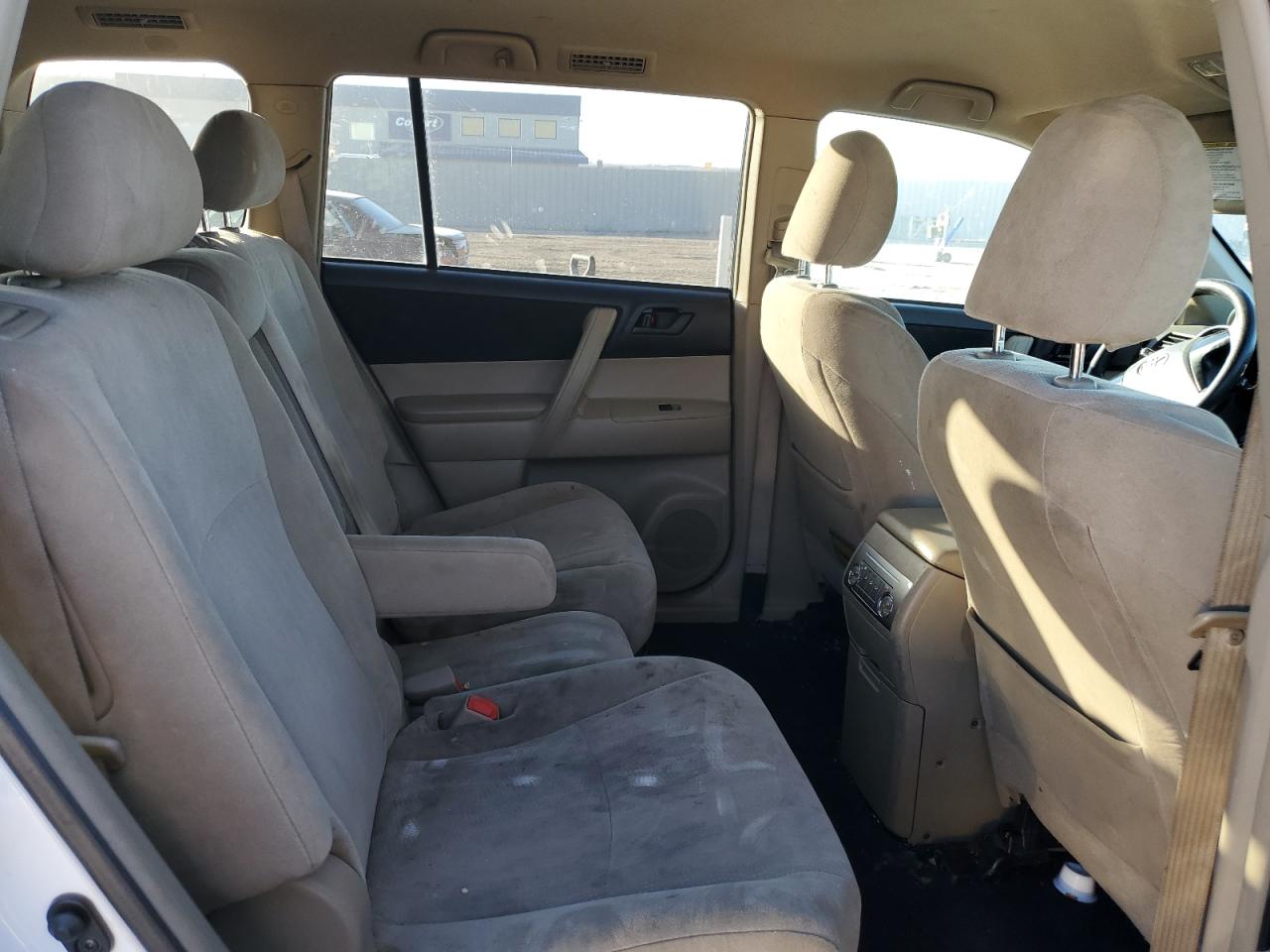 2011 Toyota Highlander VIN 5TDBK3EH8BS068727 Copart auction photo, front end / hail damage thumbnail 12