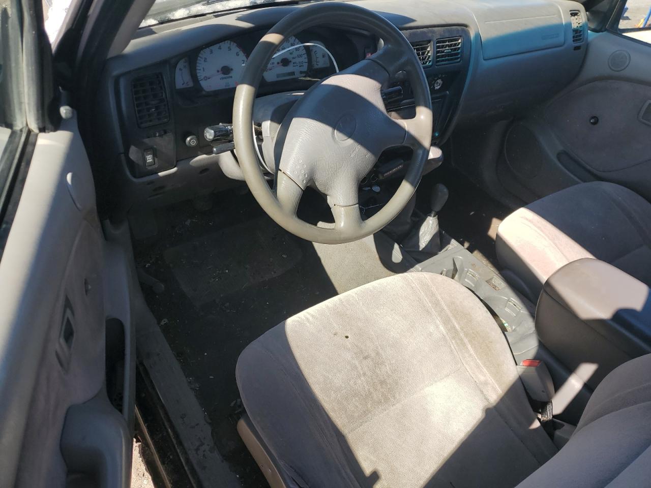 2001 Toyota Tacoma VIN 5TEPM62N01Z719622 Copart auction photo, front end / minor dent/scratches damage thumbnail 8