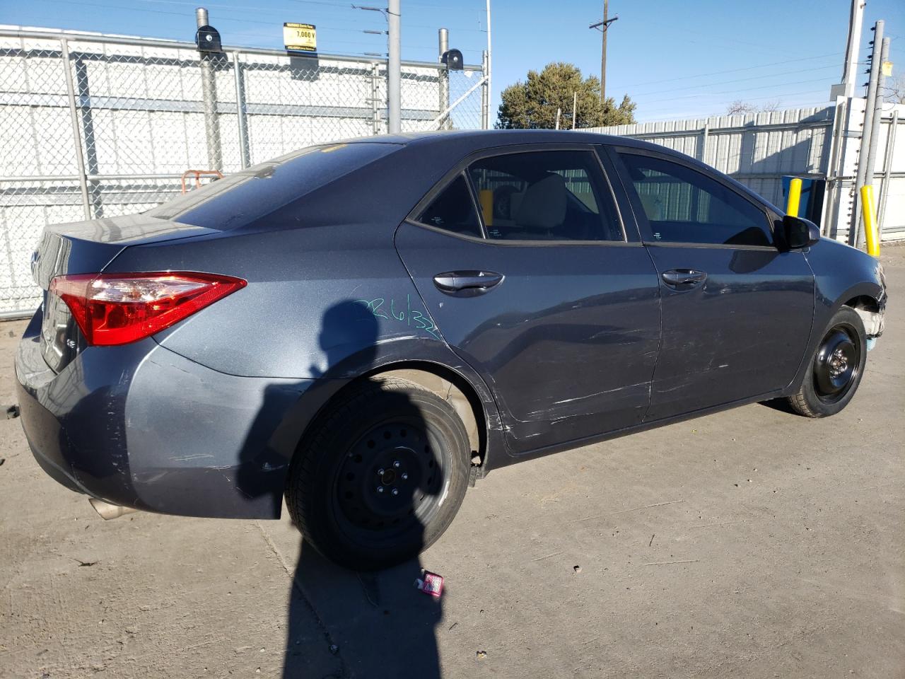 2018 Toyota Corolla VIN 2T1BURHE4JC978235 Copart auction photo, front end / side damage thumbnail 3
