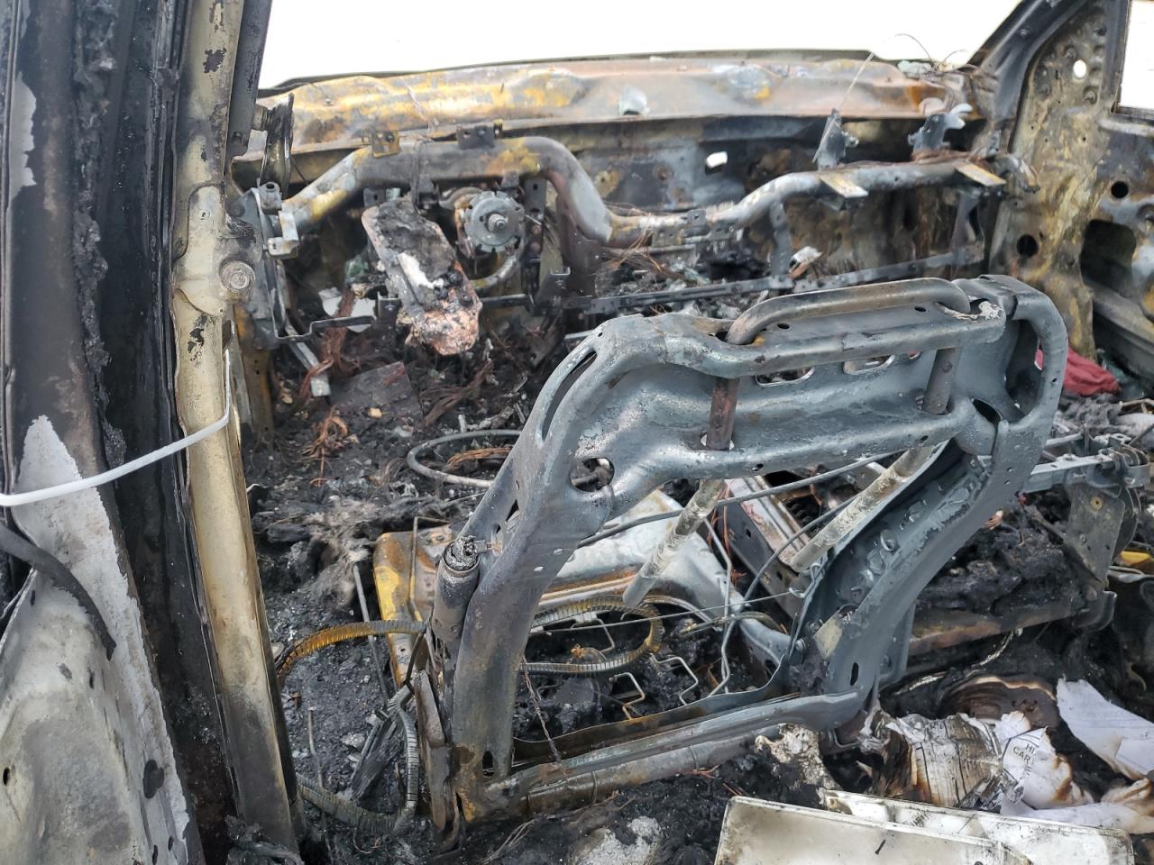 2015 GMC Sierra VIN 1GT12YE80FF105459 Copart auction photo, burn damage thumbnail 8