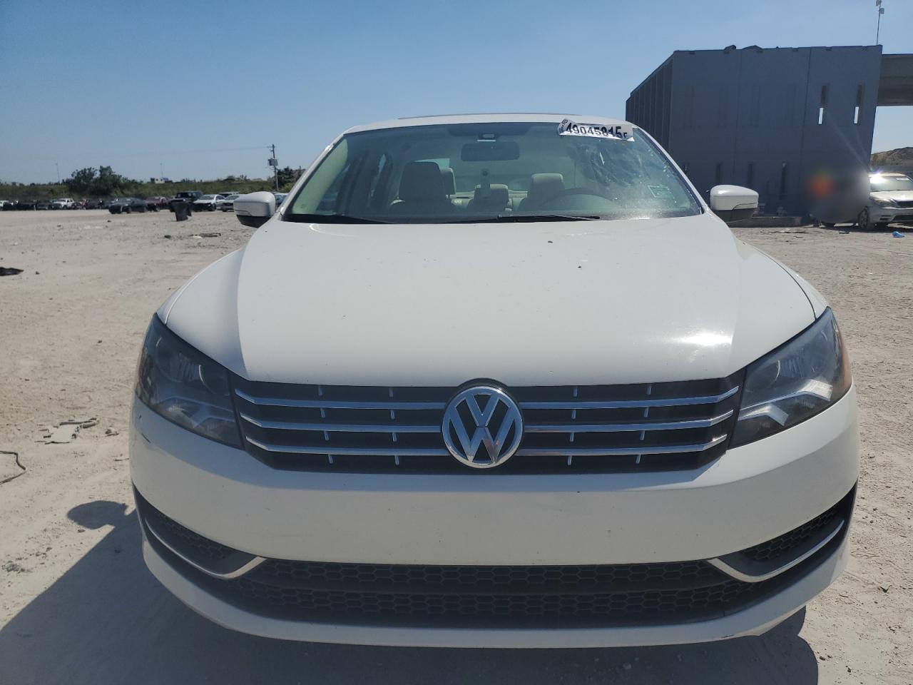 2015 Volkswagen Passat VIN 1VWBV7A39FC028136 Copart auction photo, side / minor dent/scratches damage thumbnail 5