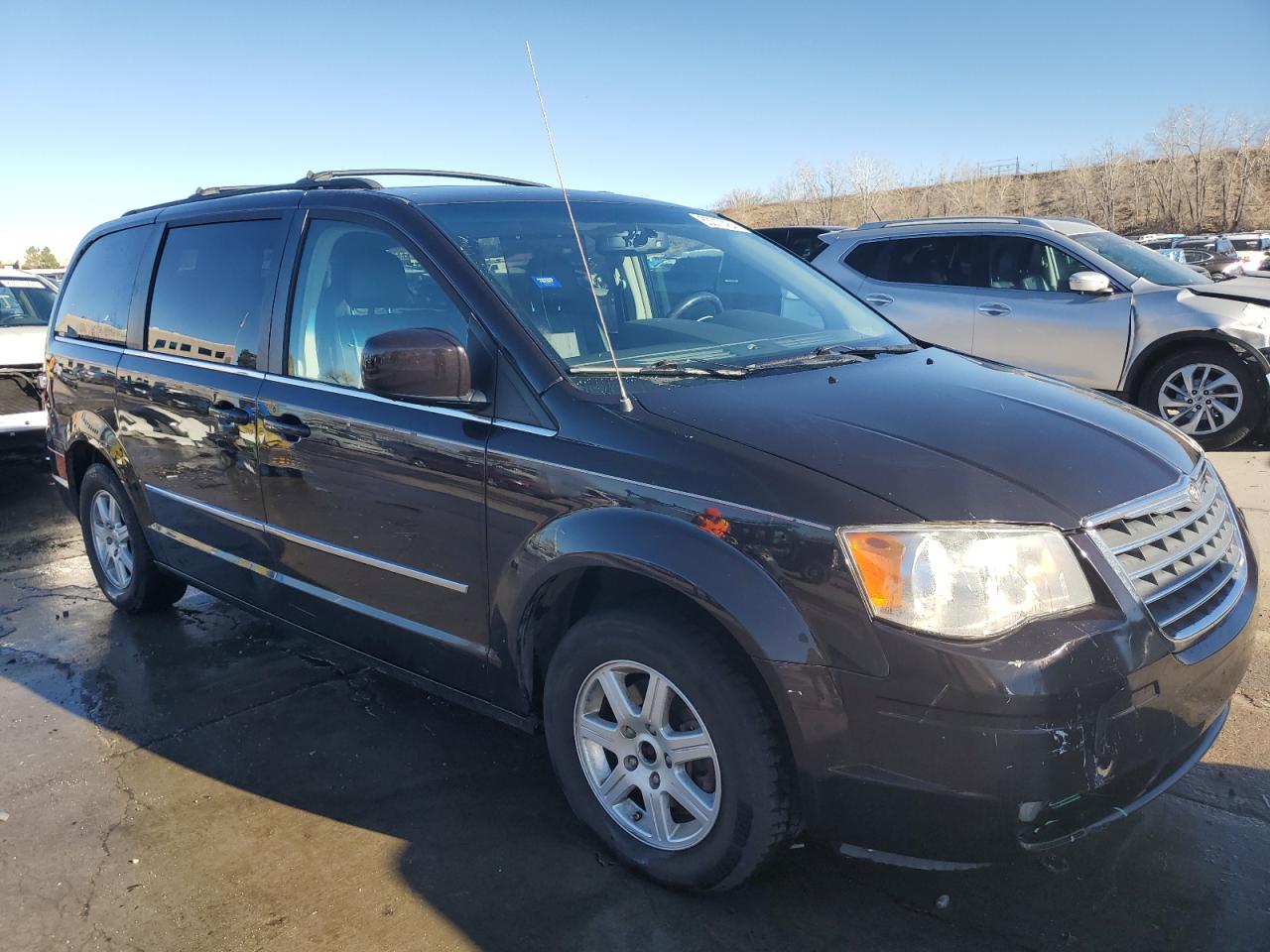 2010 Chrysler Town & Country VIN 2A4RR8D19AR430917 Copart auction photo, front end / side damage thumbnail 4