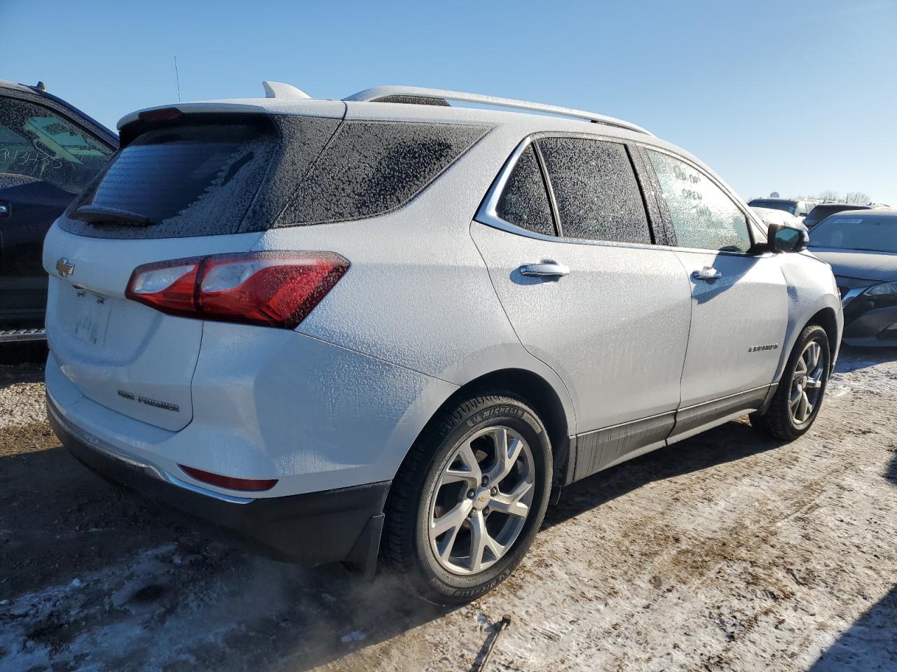 2020 Chevrolet Equinox VIN 3GNAXXEVXLS564935 Copart auction photo, front end / minor dent/scratches damage thumbnail 3