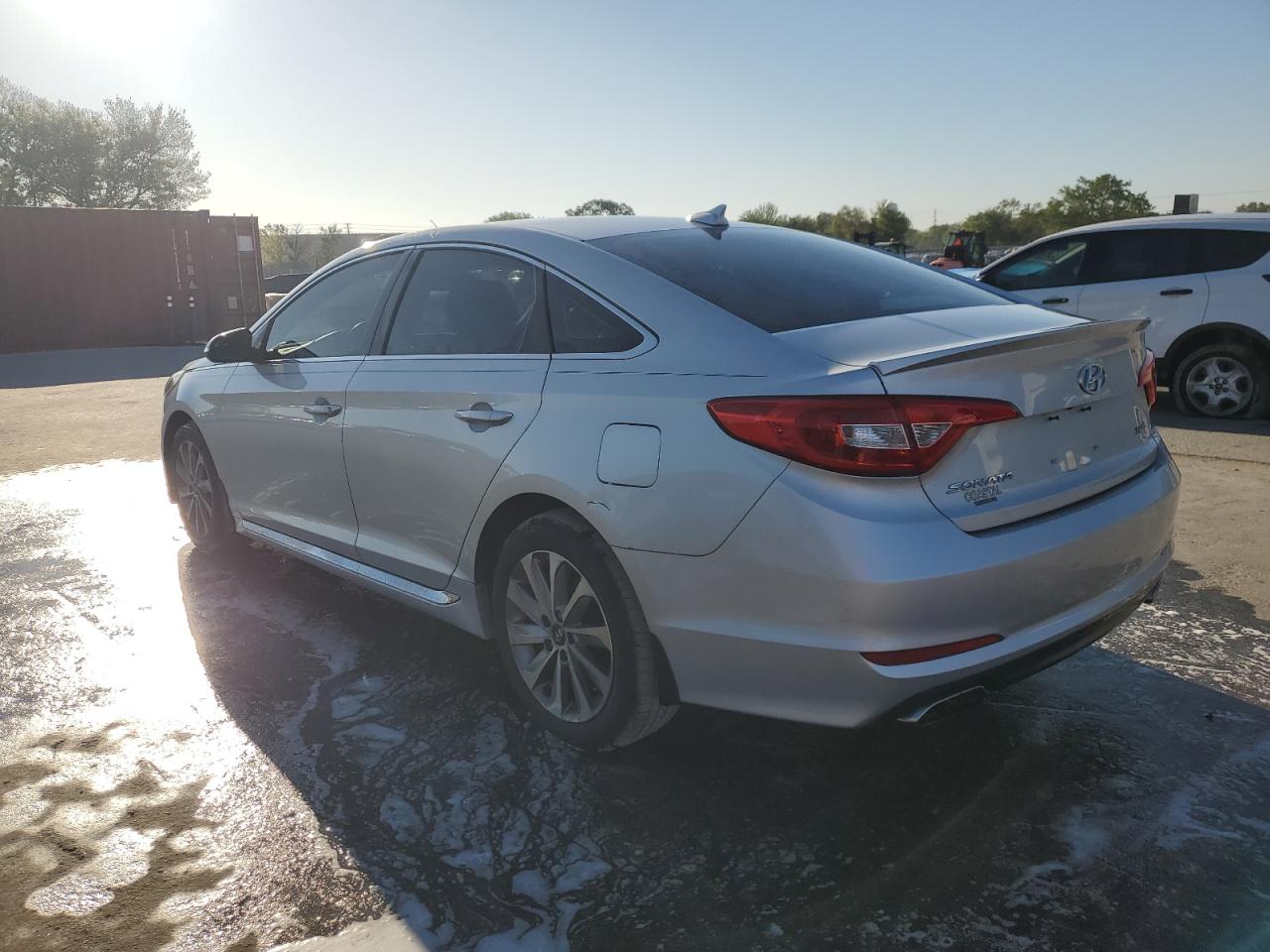 2016 Hyundai Sonata VIN 5NPE34AF2GH382665 Copart auction photo, side / front end damage thumbnail 2