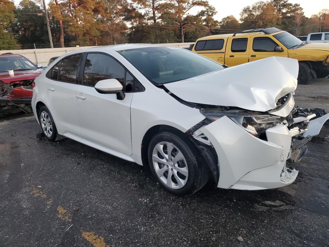 2022 Toyota Corolla VIN 5YFEPMAE2NP279418 Copart auction photo, front end / side damage thumbnail 4