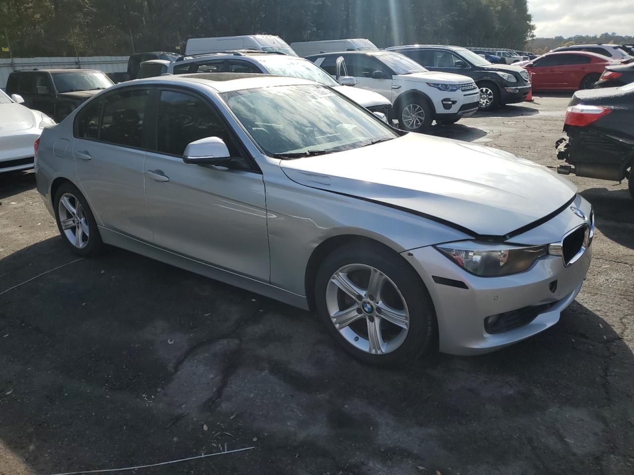 2015 BMW 3er VIN WBA3C1C56FK119845 Copart auction photo, all over damage thumbnail 4