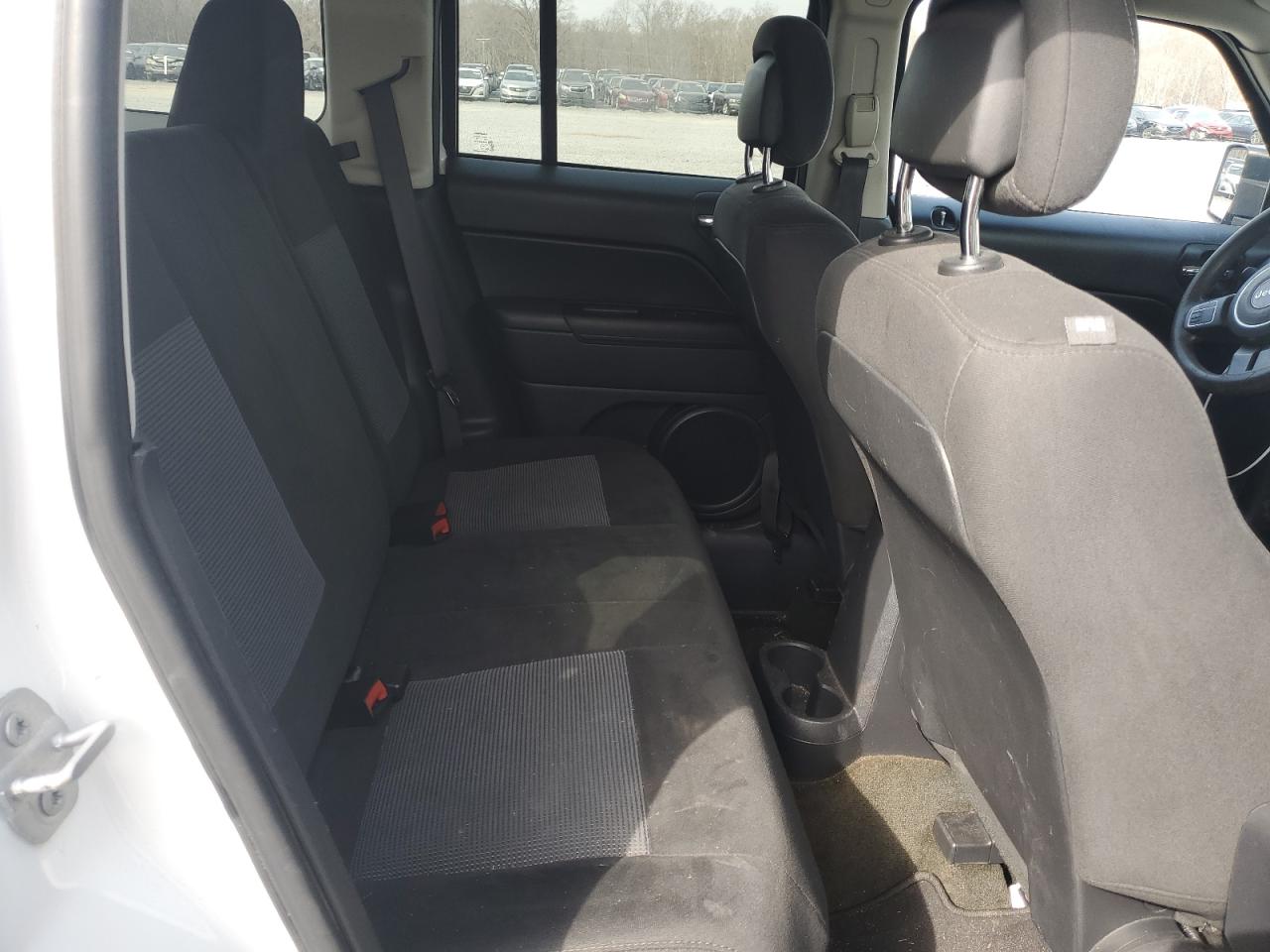 2016 Jeep Liberty (Patriot) VIN 1C4NJRBB3GD763686 Copart auction photo, front end / minor dent/scratches damage thumbnail 11