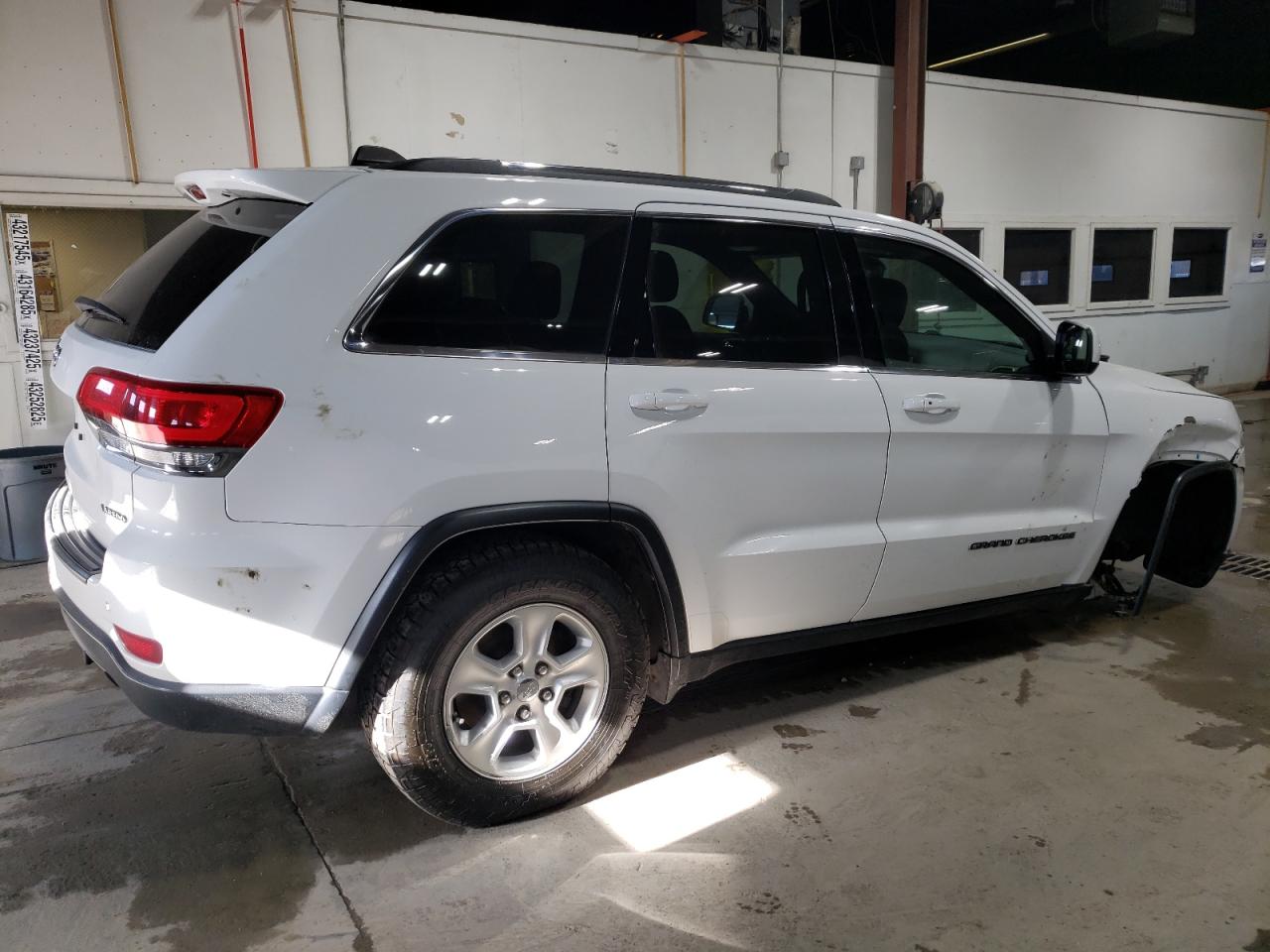 2017 Jeep Grand Cherokee VIN 1C4RJFAG4HC802676 Copart auction photo, front end / undercarriage damage thumbnail 3