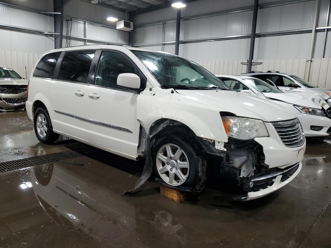2013 Chrysler Town & Country VIN 2C4RC1BG9DR654912 Copart auction photo, front end damage thumbnail 4
