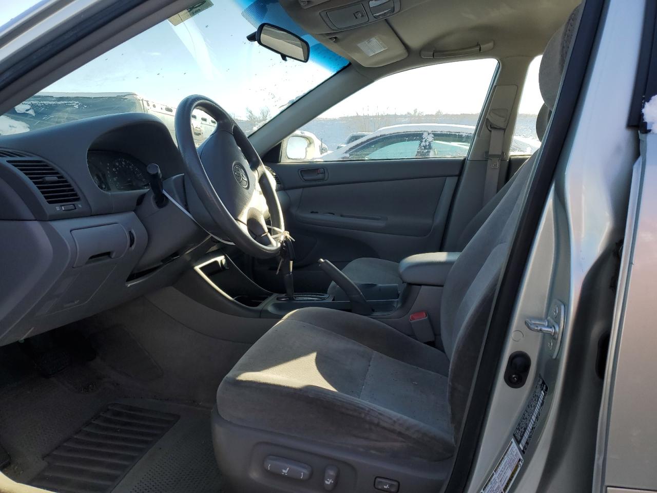 2004 Toyota Camry VIN JTDBE32K340277418 Copart auction photo, rear end / side damage thumbnail 7