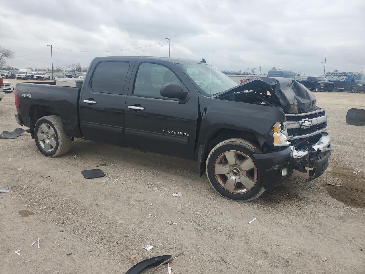 2011 Chevrolet Silverado VIN 3GCPKSE39BG264114 Copart auction photo, front end damage thumbnail 4