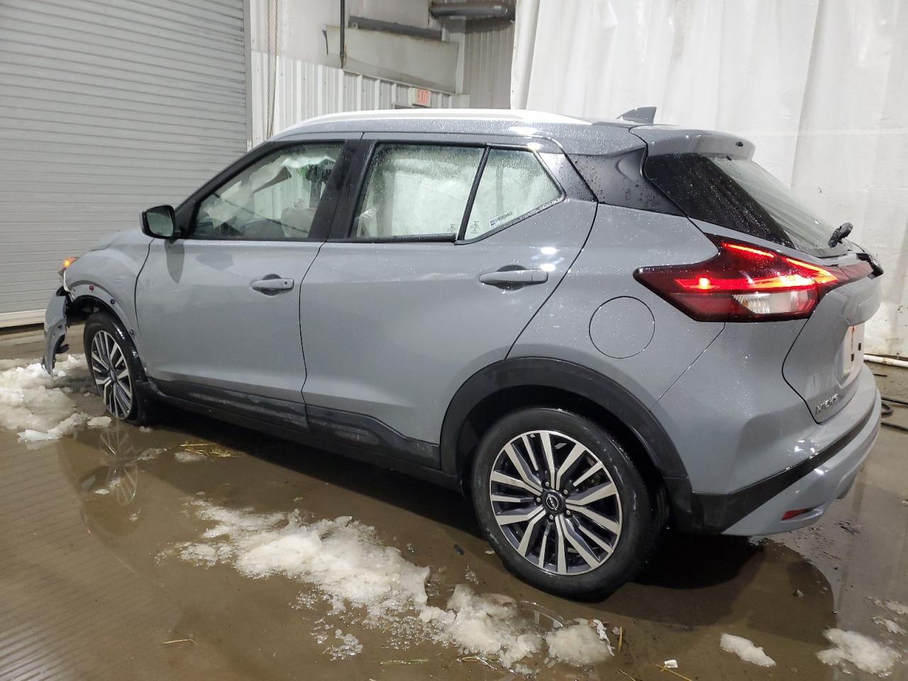 2022 Nissan Kicks VIN 3N1CP5CV5NL489215 Copart auction photo, front end damage thumbnail 2