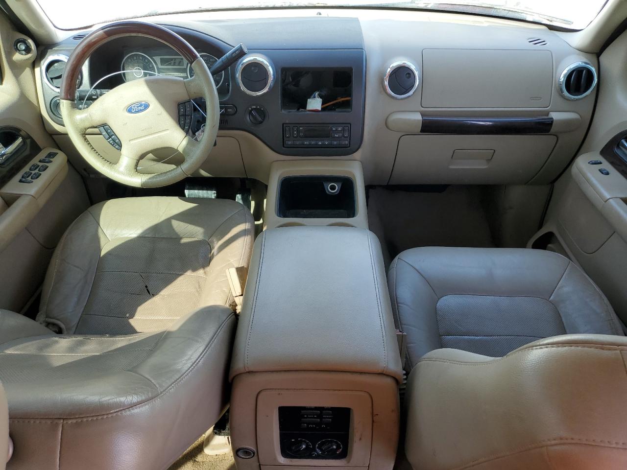 2006 Ford Expedition VIN 1FMFU20506LA77847 Copart auction photo, front end / side damage thumbnail 8