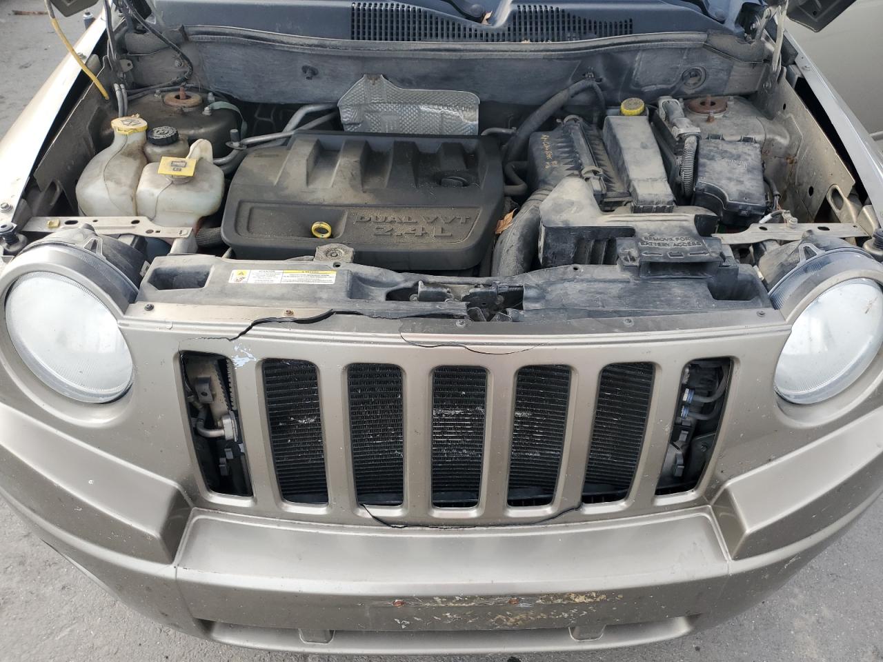 2008 Jeep Compass VIN 1J8FF47W78D691437 Copart auction photo, front end damage thumbnail 12