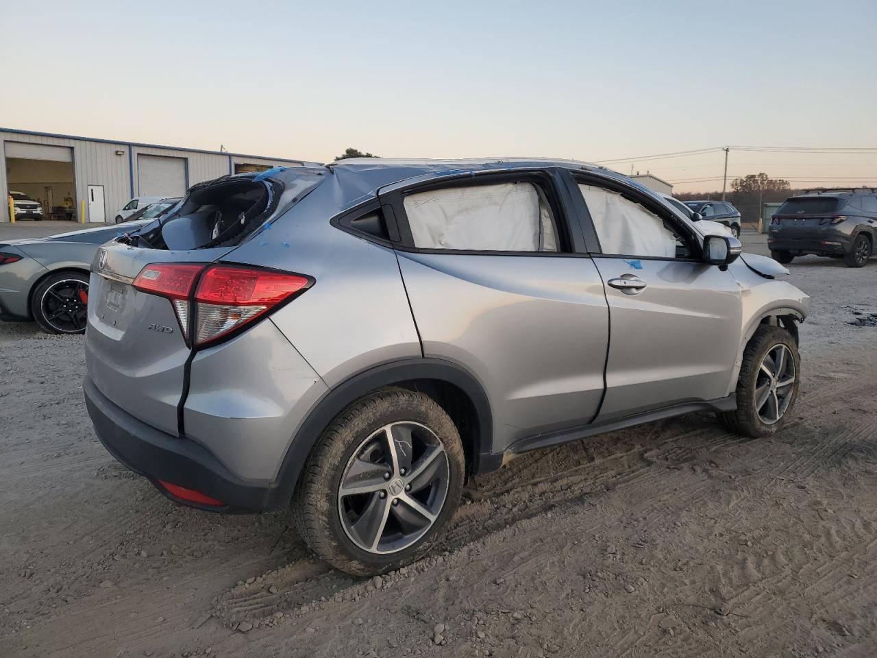 2022 Honda HR-V VIN 3CZRU6H50NM755792 Copart auction photo, front end damage thumbnail 3