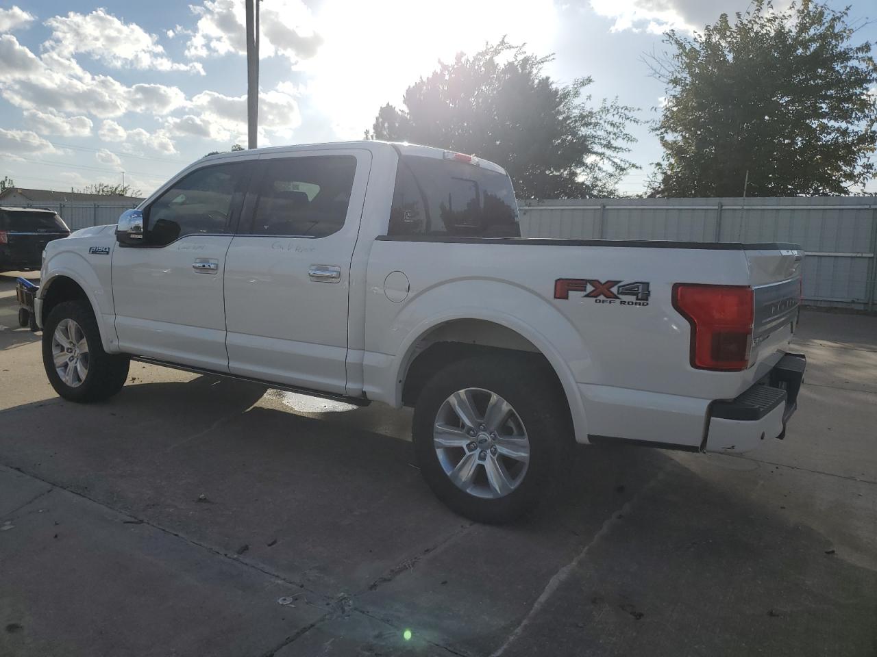 2018 Ford F-150 VIN 1FTEW1EG5JFC14559 Copart auction photo, hail / minor dent/scratches damage thumbnail 2