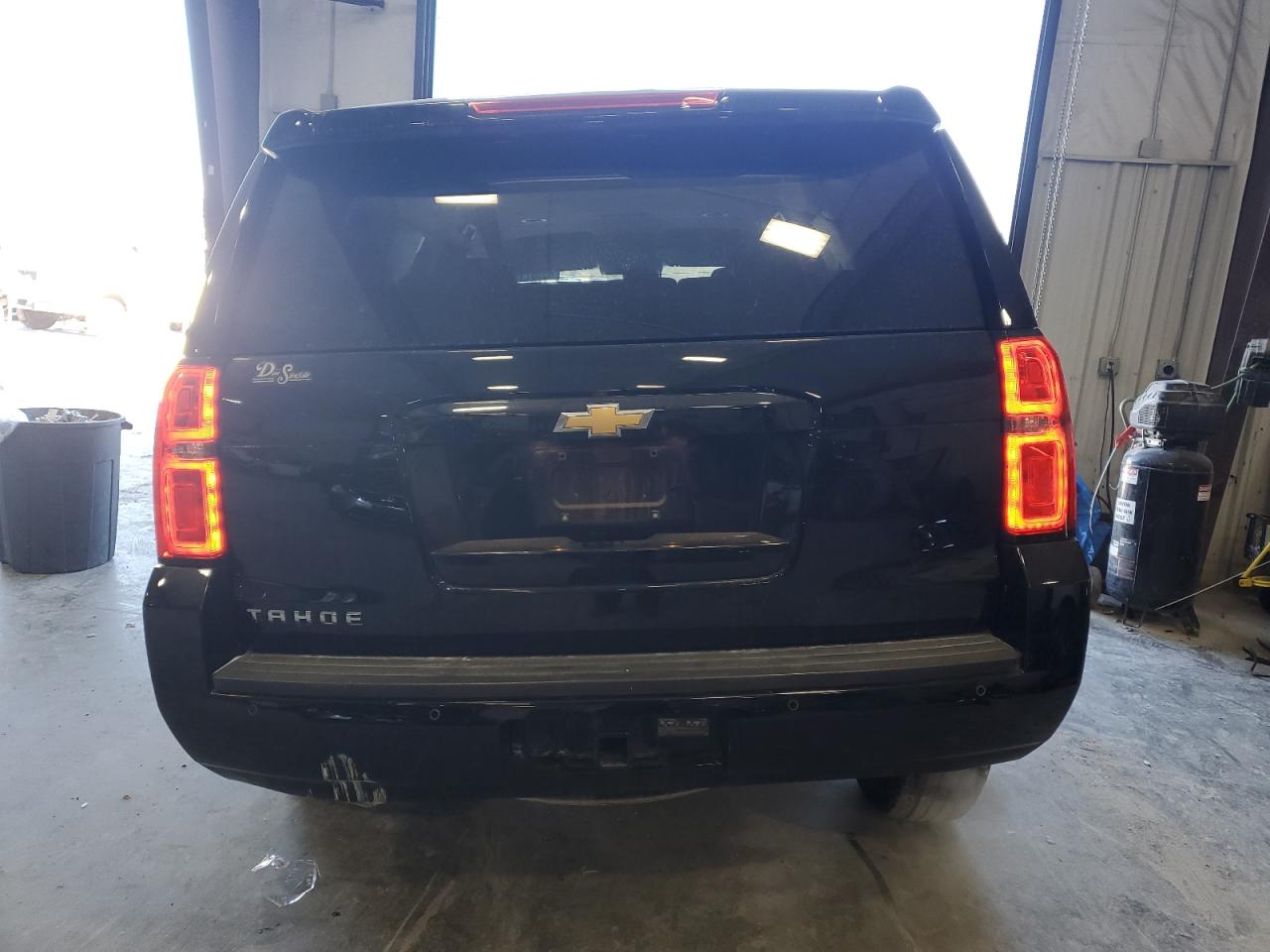 2018 Chevrolet Tahoe VIN 1GNSKBKC6JR117821 Copart auction photo, front end / minor dent/scratches damage thumbnail 6