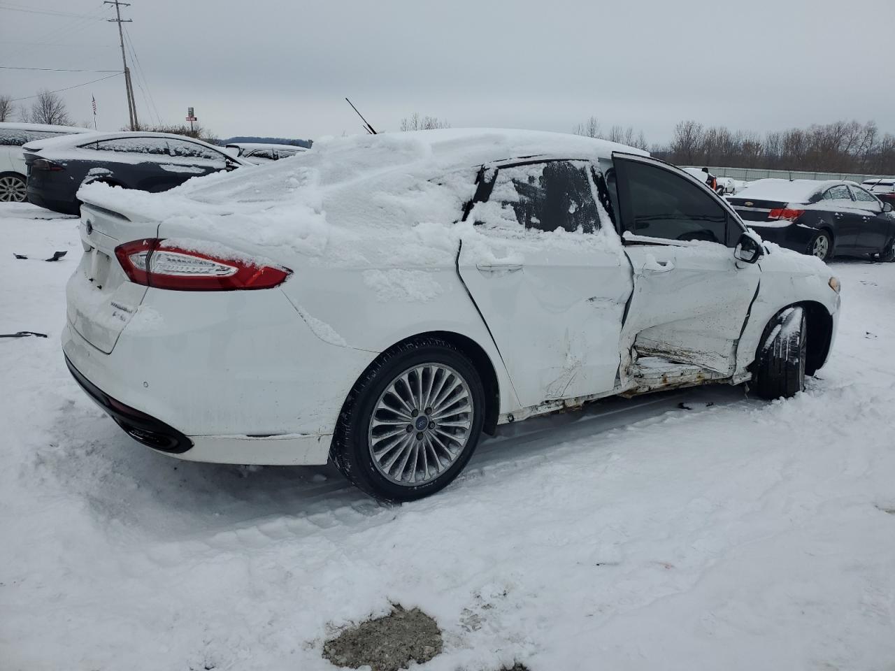 2016 Ford Fusion VIN 3FA6P0K96GR228232 Copart auction photo, side / front end damage thumbnail 3