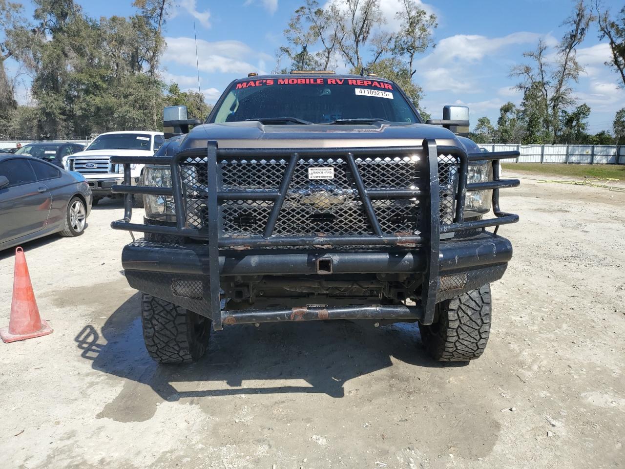 2008 Chevrolet Silverado VIN 1GCHK23668F171269 Copart auction photo, side damage thumbnail 5