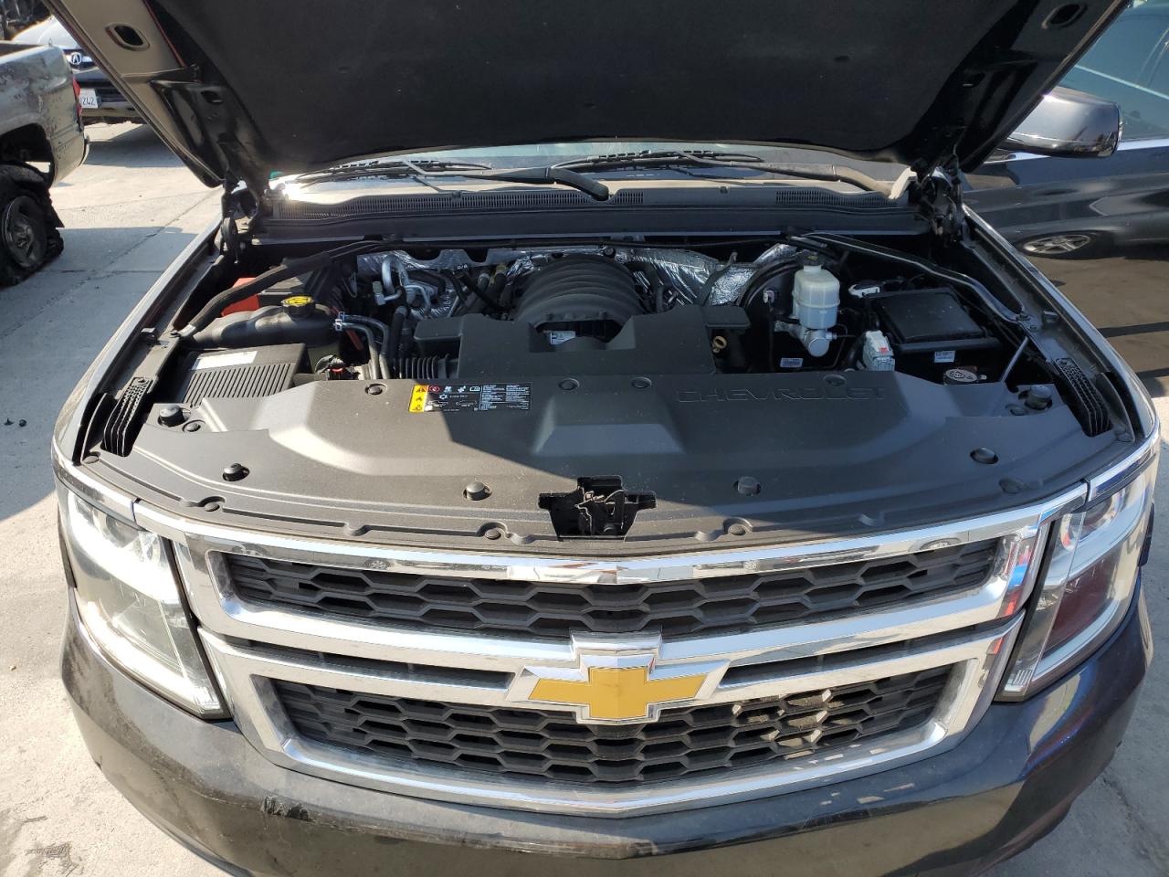 2018 Chevrolet Suburban VIN 1GNSKHKC6JR334742 Copart auction photo, all over damage thumbnail 14