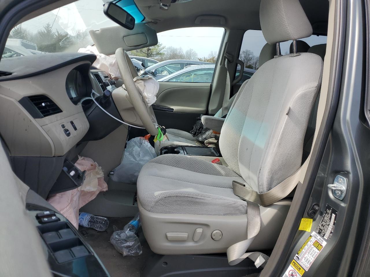 2012 Toyota Sienna VIN 5TDKK3DC4CS192257 Copart auction photo, front end / minor dent/scratches damage thumbnail 7